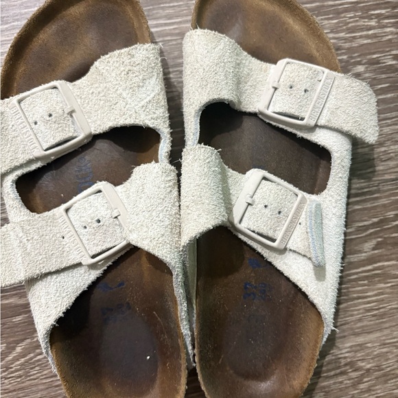 Birkenstock Women Sandals - Cream Size 37- Lightly Worn - Picture 1 of 2